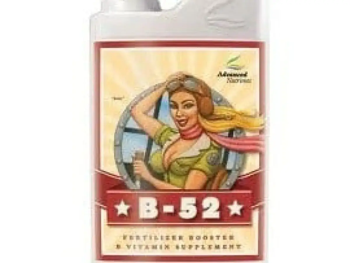 B-52 Advanced Nutrients: un booster fertilizzante con un'aviatrice retrò.